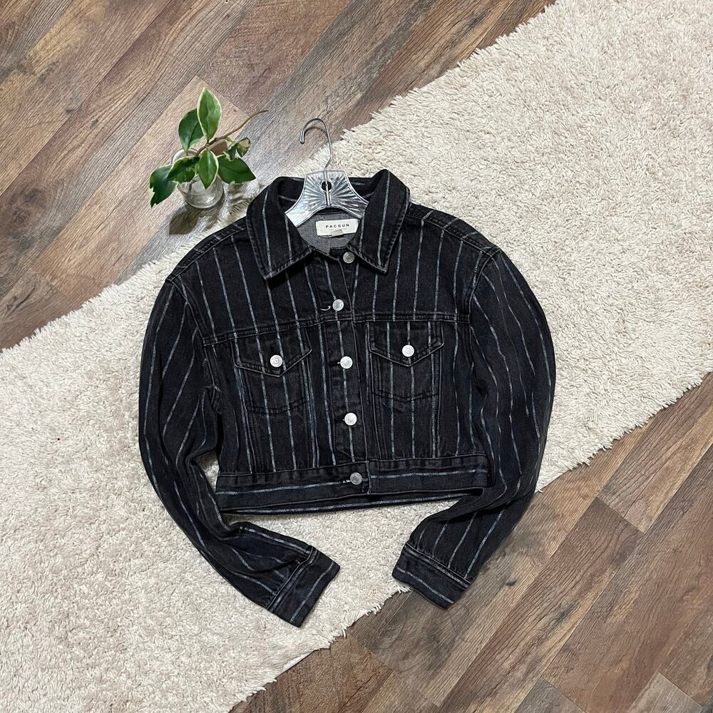 Pacsun Size XS/S Black White Salem Striped Cropped Button Front Denim Jacket